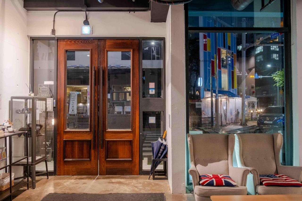Canvas Black Guesthouse Busan Ngoại thất bức ảnh
