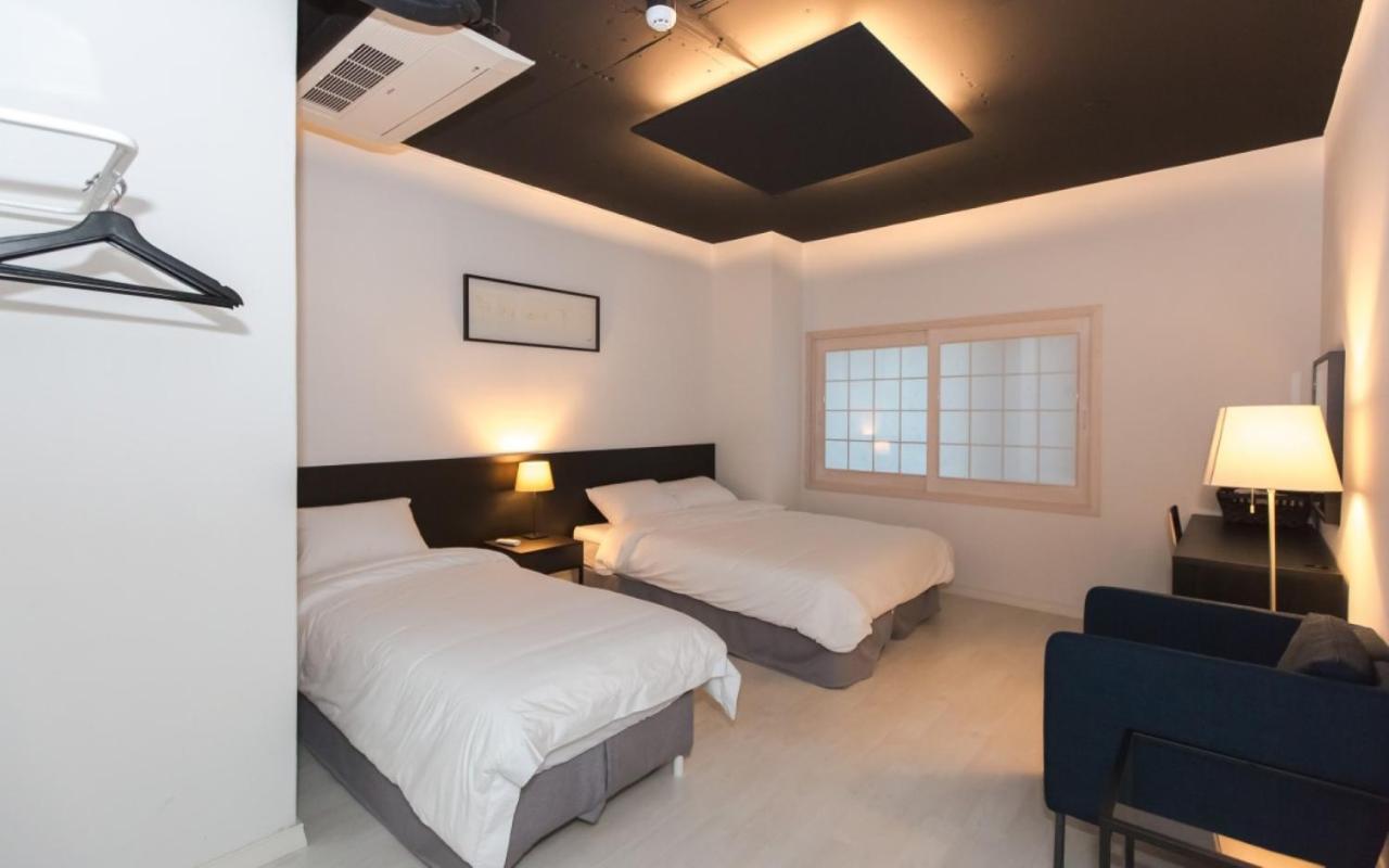 Canvas Black Guesthouse Busan Ngoại thất bức ảnh