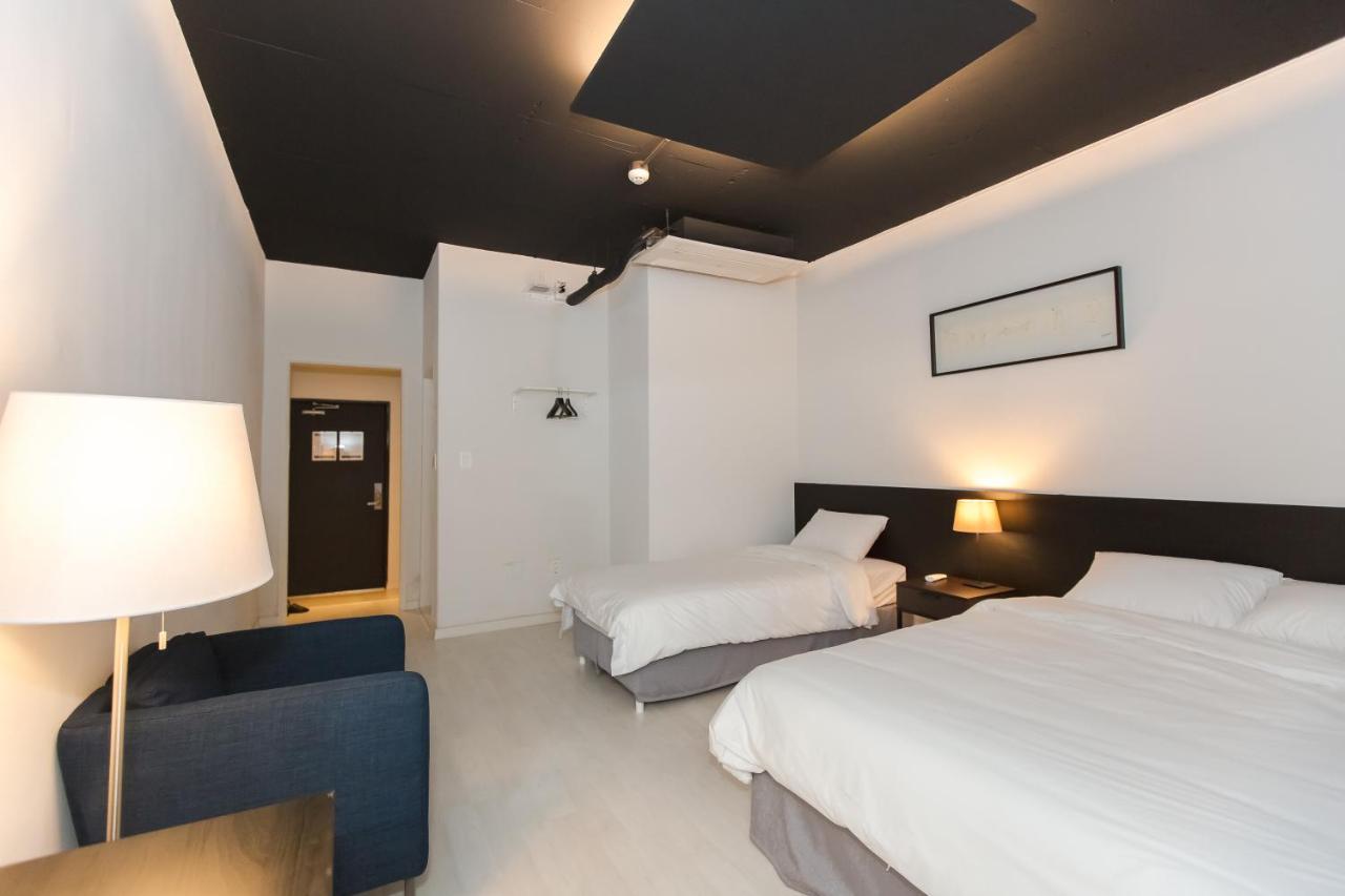 Canvas Black Guesthouse Busan Ngoại thất bức ảnh
