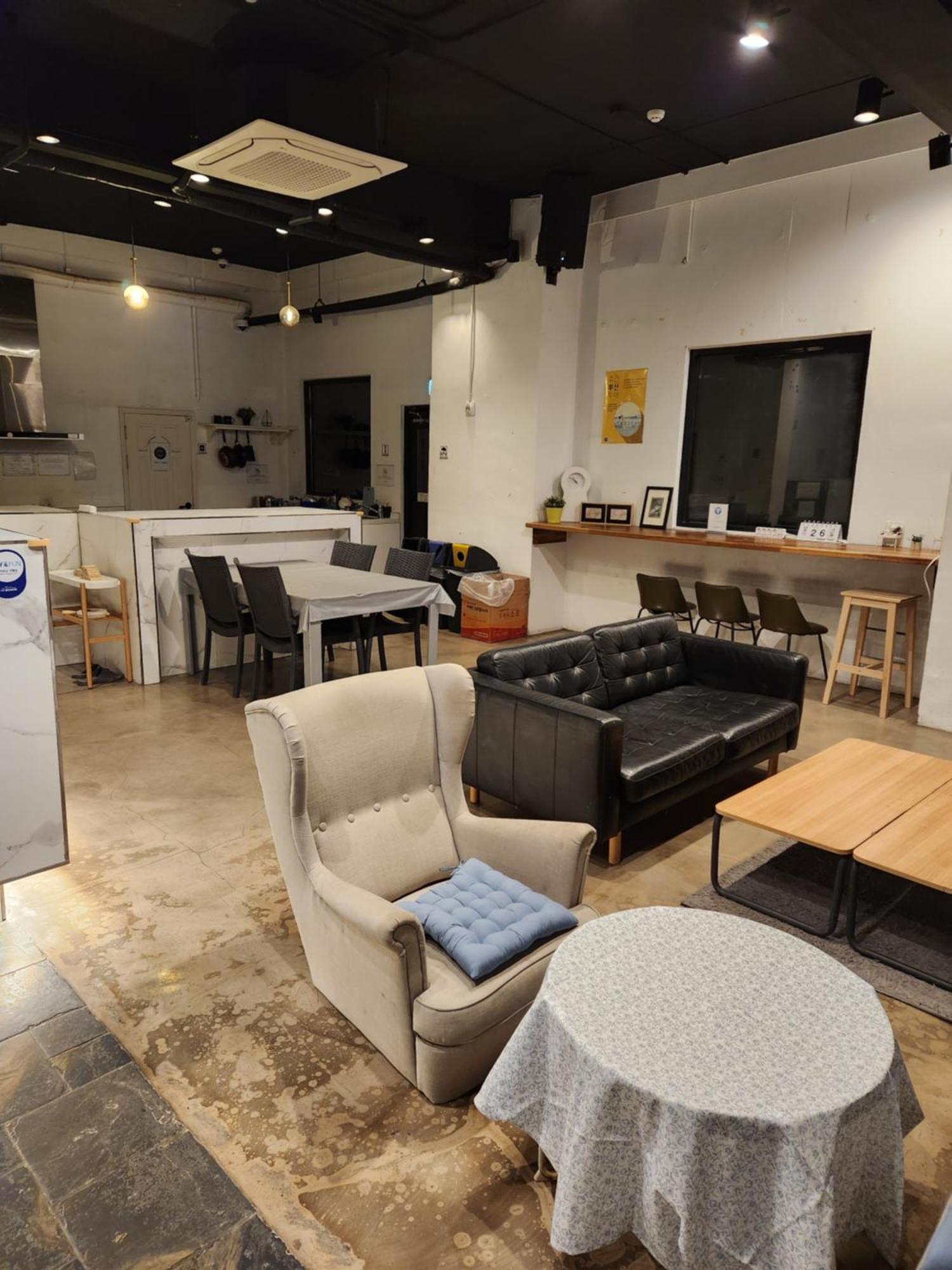 Canvas Black Guesthouse Busan Ngoại thất bức ảnh